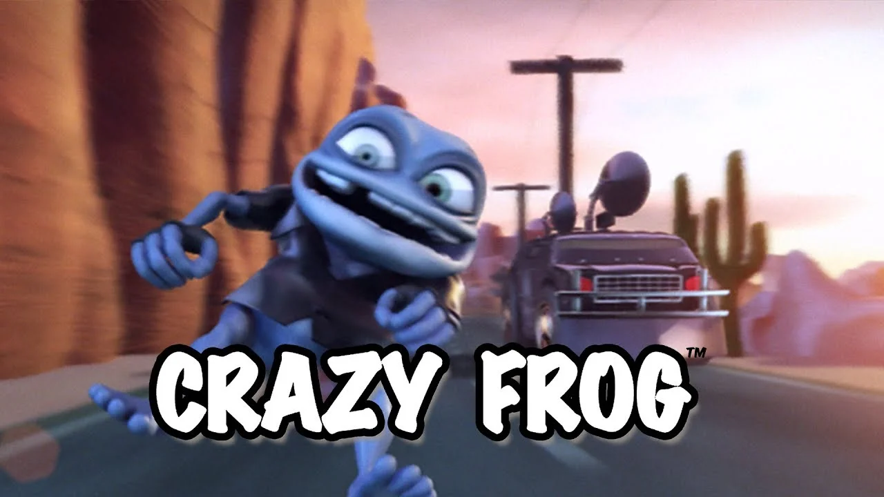 A batida eletrônica Axel F atingiu a incrível marca de 4 bilhões de views no YouTube e se tornou popular em 2005 após ser remixada e lançada pela Crazy Frog, uma personagem animada sueca criada a partir de um efeito de som de telefone celular.