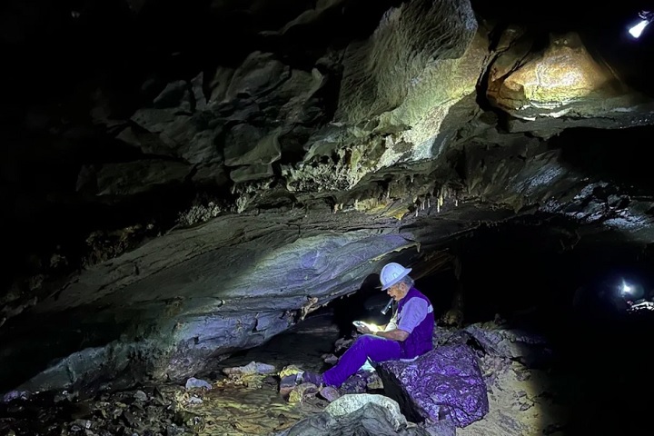 Conhecida pelo nome indígena Tlayócoc, que significa “Caverna dos Texugos” em nahuatl, o local abriga uma coleção rara de objetos antigos encontrados em ótimo estado de preservação.