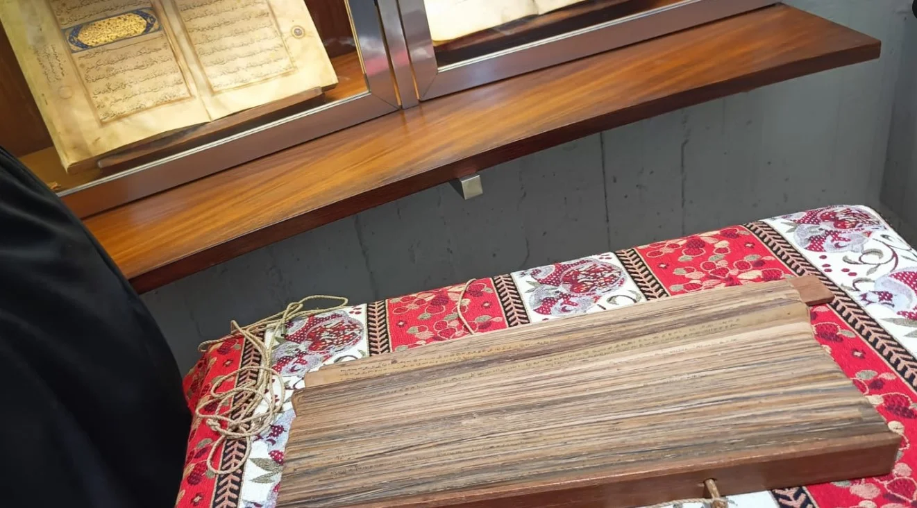 Um manuscrito do século 18 foi achado recentemente em um monastério armênio no norte da Itália. De acordo com especialistas, o documento foi  categorizado como 