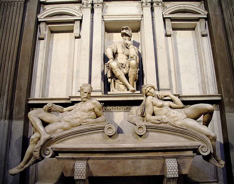Túmulo dos Medici - Os Medici foram os mecenas de Michelangelo e o túmulo da família tem obras de arte do escultor, um dos principais pontos de atração de Florença, capital da Toscana.