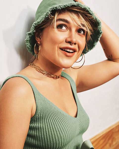 “Eu tenho asma e também um negócio chamado traqueomalácia. Então desde muito cedo sempre tive um sistema respiratório diferente. Agora adulta, a menos que eu fique doente, não me afeta tão intensamente como acontecia quando eu era mais nova”, revelou a atriz em entrevista para o apresentador Bear Grylls, na TV britânica, em 2022. 
