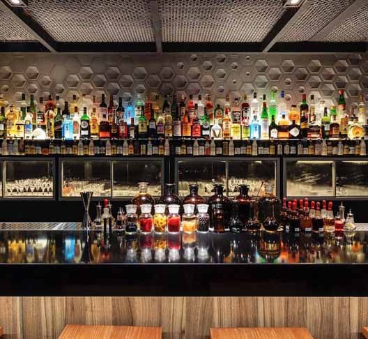 Na lista entre 51ª e 100ª posição, dois bares brasileiros, que ficam em São Paulo, aparecem no ranking: o primeiro é o Tan Tan em 56º. 