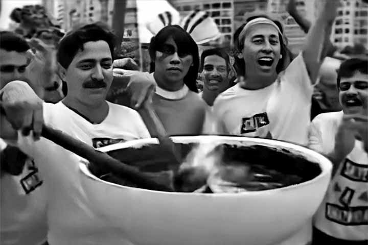 Chico Mendes idealizou ao lado de lideranças indígenas a Aliança dos Povos da Floresta, movimento social pela preservação de territórios, recursos naturais e povos da Amazônia.

