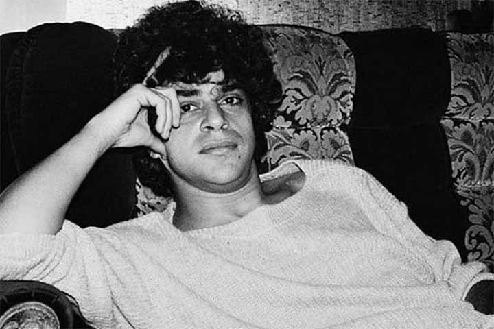 Em 1982, Lulu Santos lançou o seu primeiro álbum solo, Tempos Modernos, produzido por Liminha. Logo de cara, o cantor emplacou diversos hits que eternizaram o seu nome no cenário do rock e pop nacional. 
