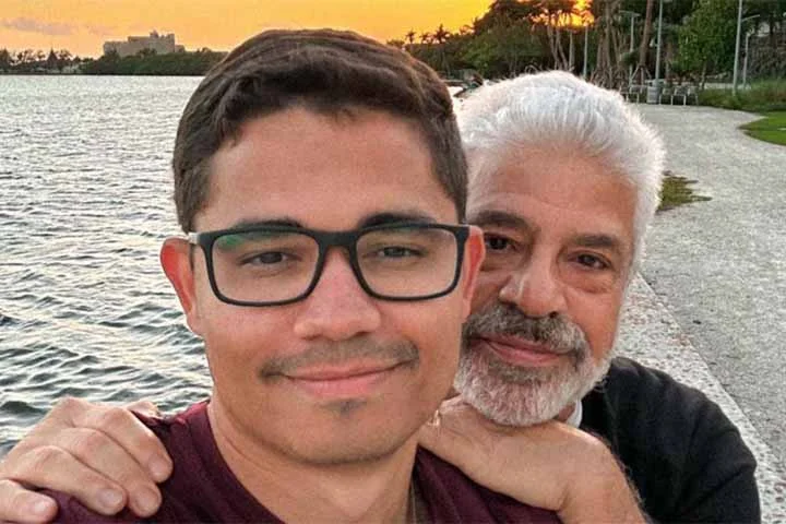 Em 2018, ele começou a namorar o analista de sistemas Clebson Teixeira, com quem se casou. Antes disso, entre 2008 e 2016, teve um relacionamento com o empresário Bruno Azevedo. 
