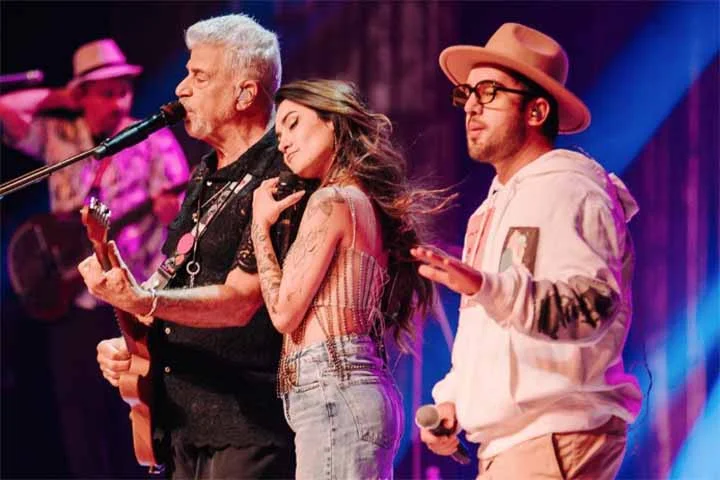 Em 2023, o artista iniciou a turnê intitulada “Barítono”, que faz referência direta à sua característica vocal. Embora tenha reconhecido essa condição tardiamente, disse ser libertador assumir ser “um cantor de tessitura vocal grave.
