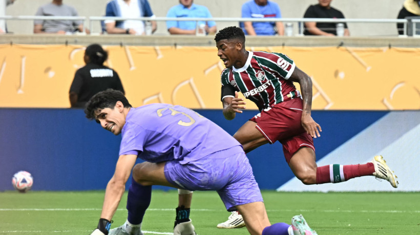 O Fluminense venceu o Al-Hilal por 2 a 1, com segundo gol sendo marcado por Hércules, que entrou no jogo na vaga de Martinelli no segundo tempo. 