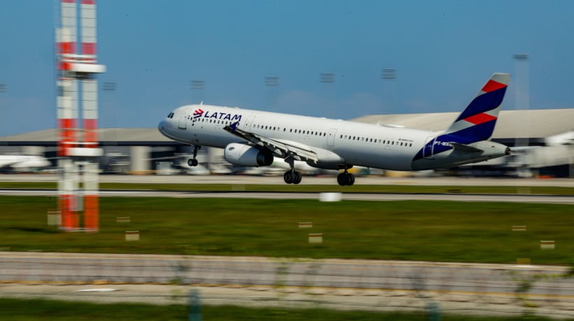 Nos oito primeiros meses do ano, foram 65,7 milh&otilde;es de passageiros transportados por avi&atilde;o