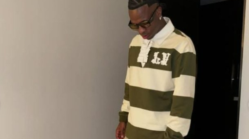 Ao que tudo indica, o jogador tem deixado acontecer naturalmente com Victoria Ruiz, que tem se tornado presença constante em jogos do Real