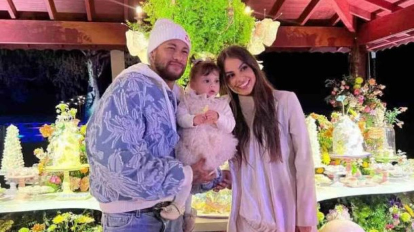 Jogador esteve presente na comemoração do primeiro ano da sua filha com a influenciadora, realizada no interior de São Paulo