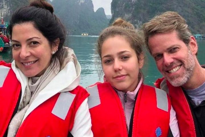 Na vida pessoal, Ana Paula é casada com o empresário Gustavo Diament e mantém uma relação próxima com a enteada, Nina.