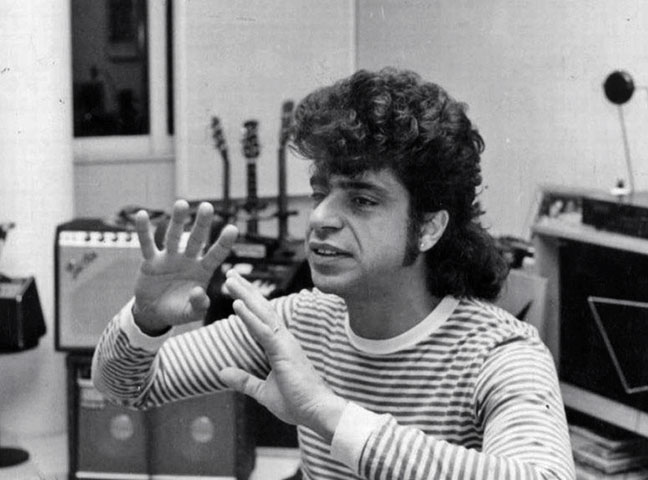 Lulu sempre se encantou pela música desde jovem e formou uma banda inspirada nos Beatles chamada de Cave Man. O início de sua trajetória contrariou seu pai, que tinha o desejo de que ele seguisse a carreira militar.
