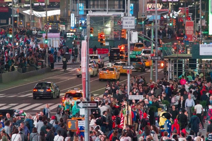 Hoje, a Times Square é um dos locais mais visitados do mundo, recebendo cerca de 50 milhões de turistas anualmente.