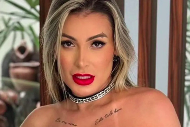 Em entrevista ao programa Fofocalizando, do SBT, Urach contou que havia voltado a ser garota de programa e chegava a cobrar R$15 mil por um encontro de 1 hora.