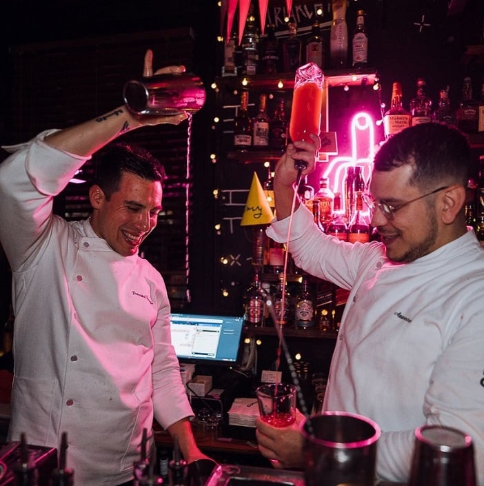 Tres Monos, um bar super descolado no famoso bairro de Buenos Aires (ARG) Palermo Soho, ocupa a 11ª posição.