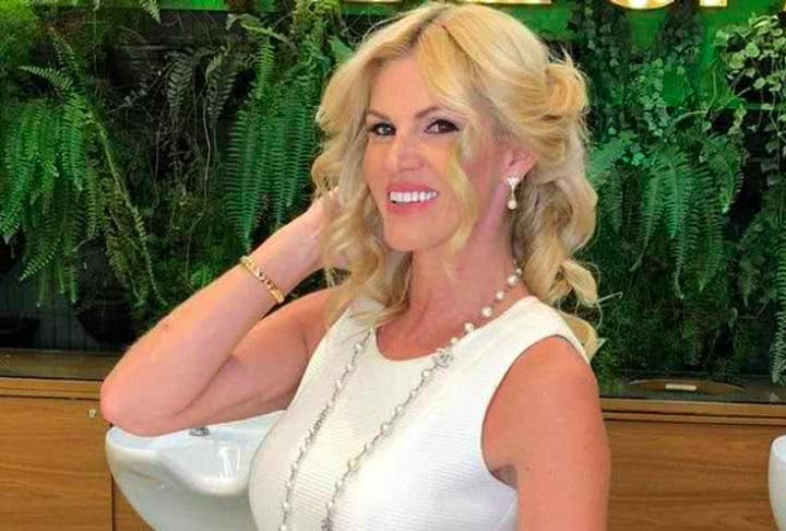 Antes de ficar famosa, Marchiori teve sua origem em uma família humilde. Começou a trabalhar cedo, vendendo cosméticos e máquinas de escrever. 