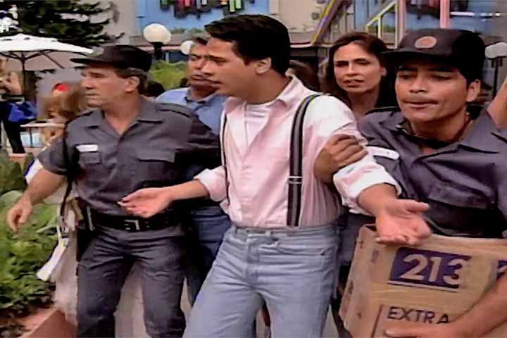 A abertura da primeira e histórica temporada de Malhação foi direcionada ao hitmaker Lulu Santos. A música Assim caminha a humanidade embalou os telespectadores no fim das tardes de 1995.