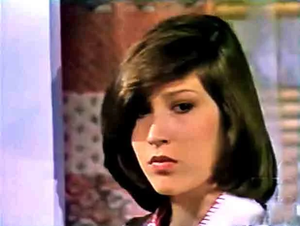 Filha dos atores Nicette Bruno e Paulo Goulart, Beth Goulart já nasceu atrelada ao universo artístico. Começou a carreira nos anos 1970, estudando também balé e canto lírico, mas enveredou para o teatro e também estava no elenco da novela da Tupi.