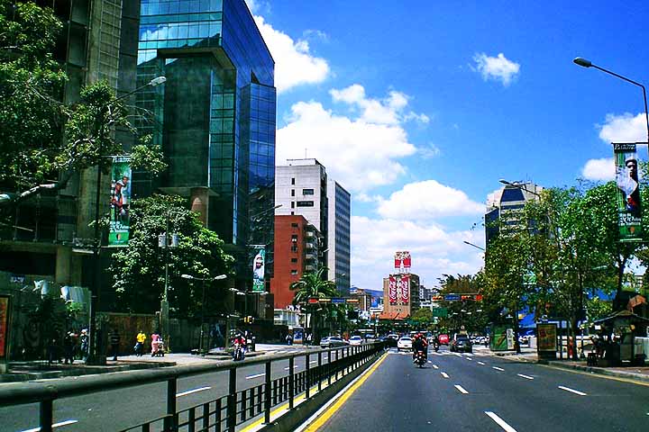 Curiosamente, esse roteiro já foi ainda mais extenso no passado, chegando a ir até Caracas, na Venezuela, mas foi encurtado devido a questões logísticas e políticas. 