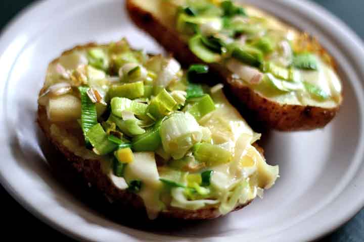 Muita gente o confunde com o aipo, mas se tratam de dois vegetais diferentes. Quando o assunto é o alho-francês, as variedades se dividem em alho-poró de inverno ou de verão na Europa.  