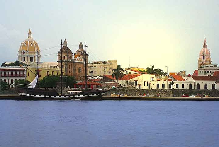 Após a independência da Colômbia do domínio espanhol em 1819, os líderes da nova nação decidiram nomear o país em honra ao explorador, como um reconhecimento da influência de Colombo na descoberta e exploração do Novo Mundo.