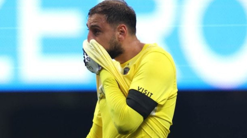 Goleiro do Bayern reprova atitudes de arqueiro do PSG, que caiu sobre o corpo do meia-atacante em lance de lesão grave