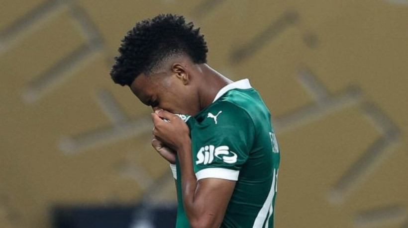 Atacante usou suas redes sociais para dar um último adeus ao Verdão. Jogador vai se transferir para o Chelsea, da Inglaterra