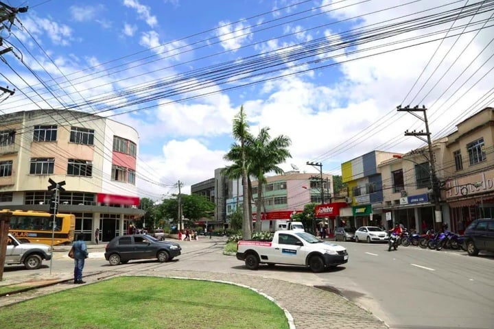 A cidade é muito famosa por seu clima ameno e agradável durante todo o ano, com temperaturas que raramente ultrapassam os 25°C no verão e podem cair para menos de 10°C no inverno.