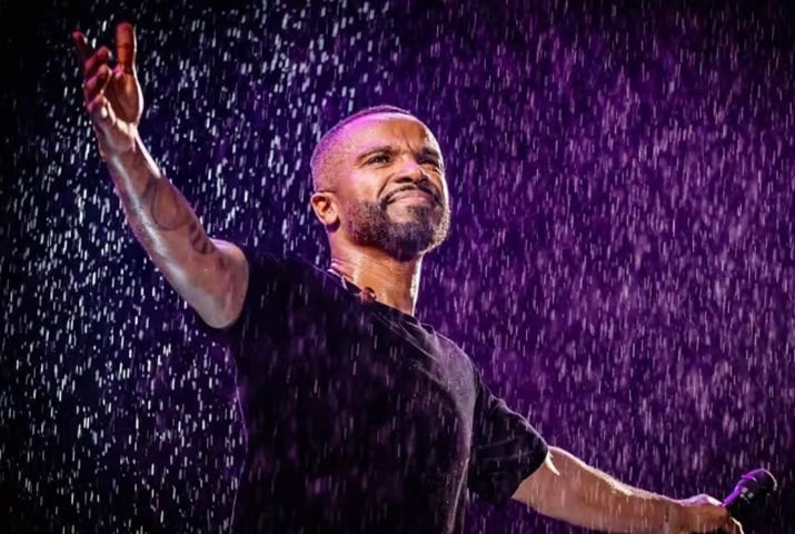 No início dos anos 2000, Alexandre foi acusado de homicídio doloso em um acidente que vitimou um motociclista em Uberlândia, mas foi absolvido em 2001, depois de fazer um acordo de indenização com a família da vítima.