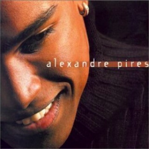 No início dos anos 2000, Alexandre iniciou carreira solo. Seu álbum de estreia, lançado em julho de 2001, saiu em versão bilingue: É Por Amor (Português) e Alexandre Pires (Espanhol).