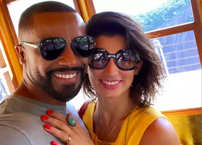 Desde 2008, Alexandre é casado com Sara Campos, com quem teve dois filhos: Arthur e Júlia. O cantor também é pai de Ana Carolina, fruto de um relacionamento na adolescência.