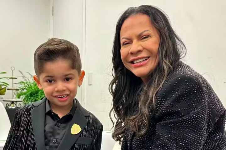 Dona Ruth, mãe de Marília, que cuida do menino desde a morte da filha em 2021. Mas áudios de babás mostraram que ela escondia dados sobre a criança  chegando a pedir que ninguém dissesse a Murilo sobre os remédios tomados pelo menino.