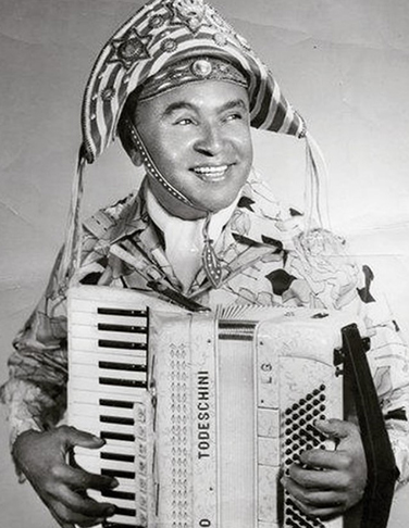 Luiz Gonzaga – O Rei do Baião foi soldado do Exército na década de 1930, tudo isso antes de se dedicar integralmente à música.