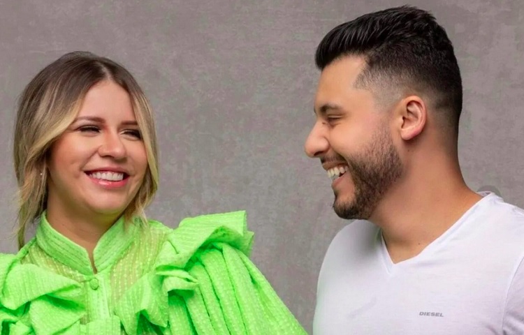 Marília e Murilo começaram a namorar em maio de 2019. No mês seguinte, anunciaram a gravidez de Léo, que nasceu prematuro em dezembro do mesmo ano, em Goiânia.