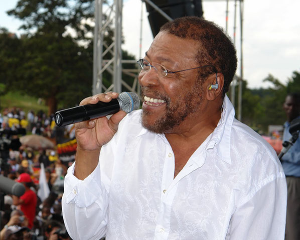 Martinho da Vila – O sambista serviu por cerca de 13 anos como sargento burocrata de administração no Exército, de 1956 a 1969, antes de se tornar um ícone da música brasileira.