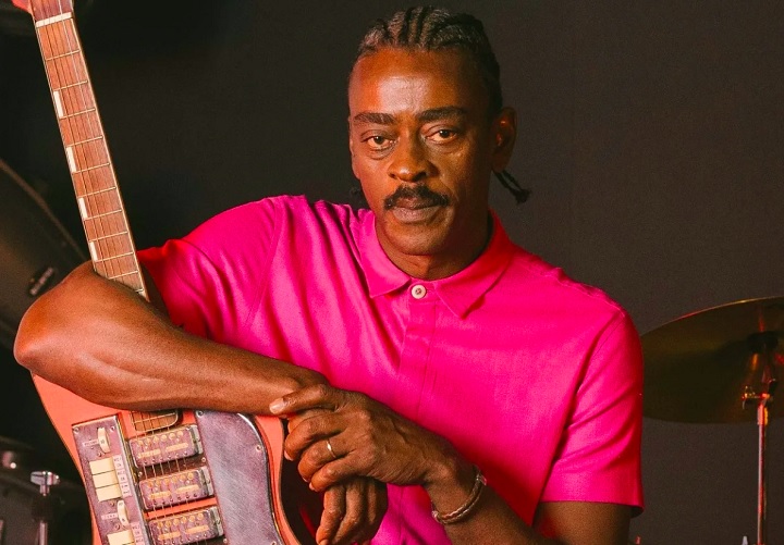 Seu Jorge – O cantor e ator serviu o Exército Brasileiro entre 1989 e 1990, chegando a fazer o curso de corneteiro — responsável por transmitir comandos e sinais.