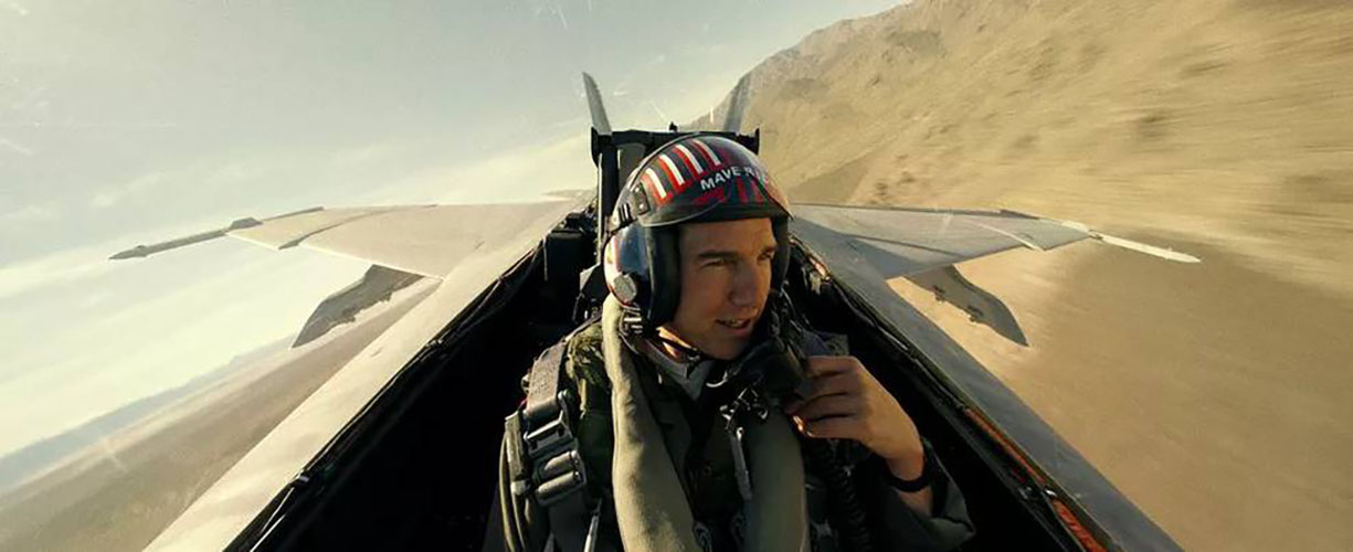 Na maior parte do tempo eu olhava para um pedaço de fita preta e imaginava tudo (o belo cenário que aparece no telão) .Me fez querer fazer algo como Top Gun, disse Cruise, que acabou conseguindo papéis em grandes filmes no decorrer de sua trajetória.