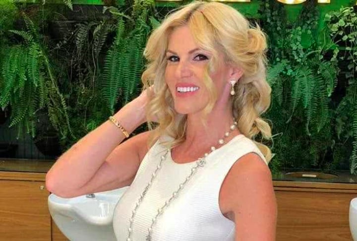 Antes de ficar famosa, Marchiori teve sua origem em uma família humilde. Começou a trabalhar cedo, vendendo cosméticos e máquinas de escrever. 