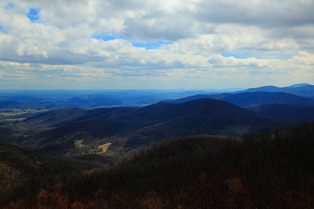  Nascida por volta de 1596, ela era filha do chefe Powhatan, líder de uma confederação de tribos na área que hoje é a Virgínia.