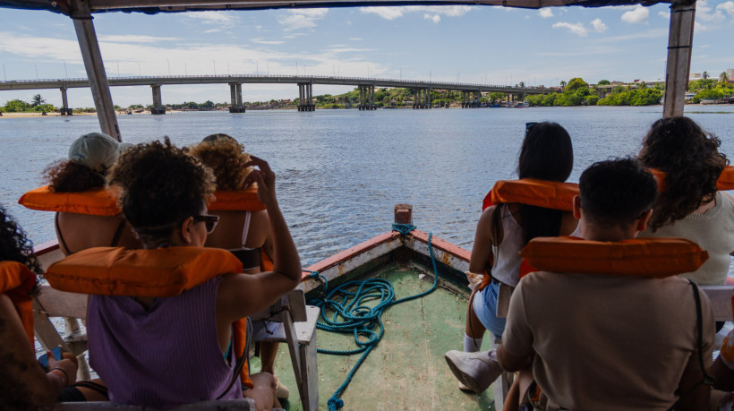 Passeio de barco no Rio Ceará faz parte do Festival Bora