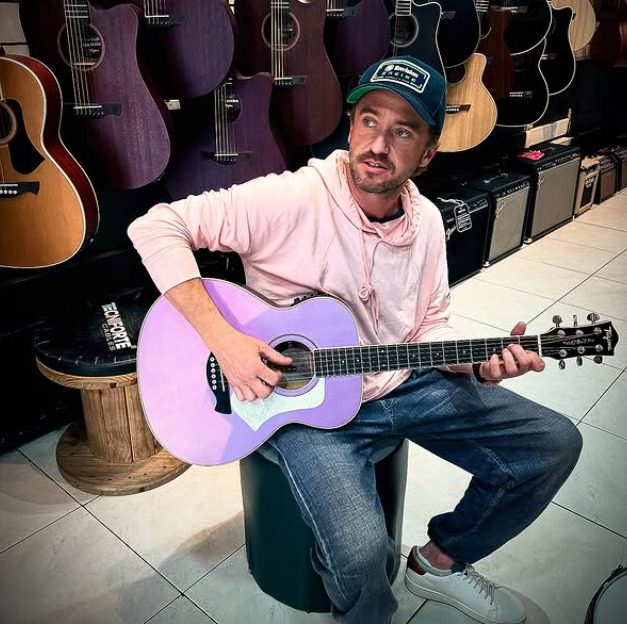 Felton é também músico e compositor, e mantém um canal no YouTube onde compartilha suas canções. A música sempre foi uma paixão paralela à atuação.