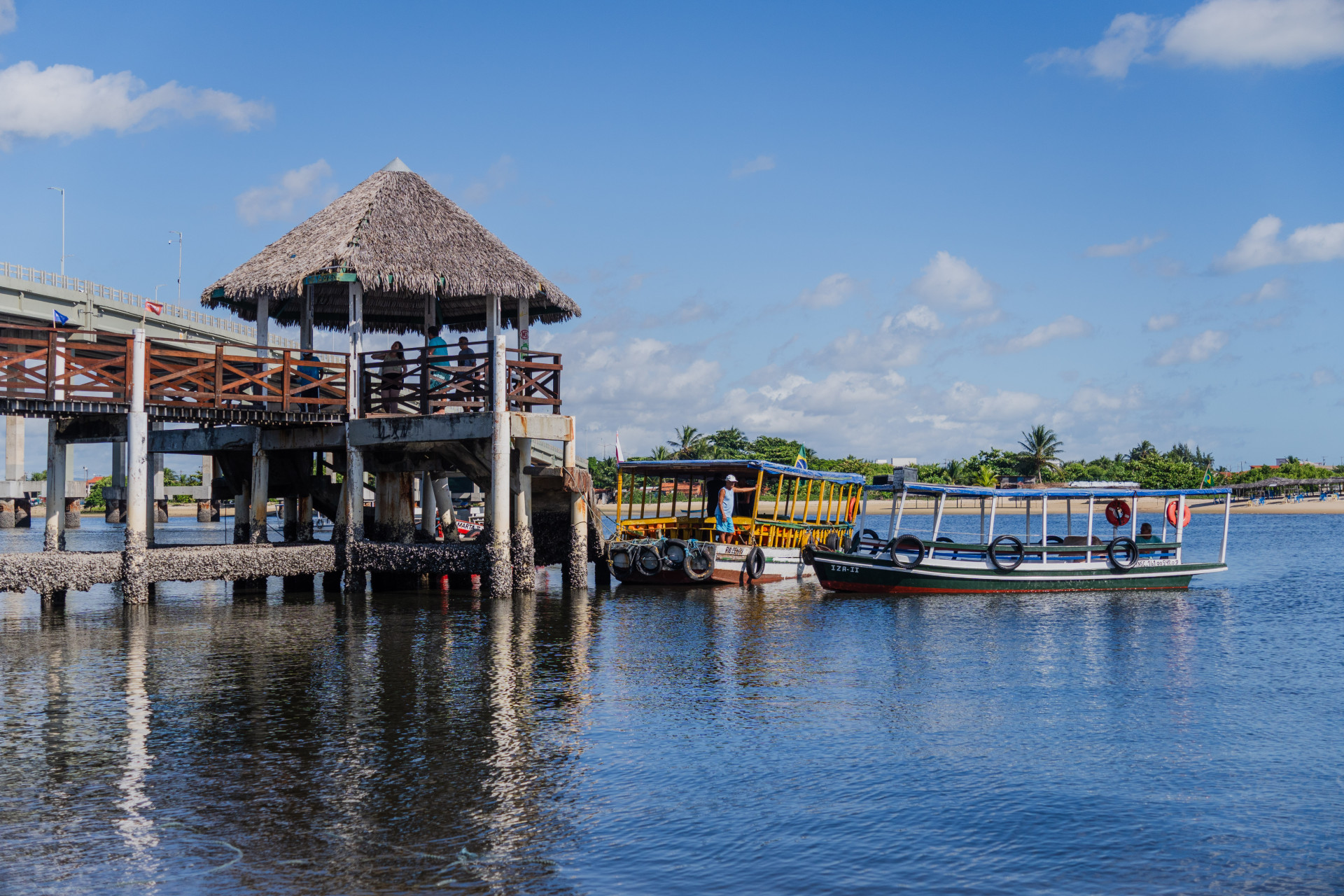 FORTALEZA, CEARÁ, BRASIL, 05-07-2025: Passeio de barco no Rio Ceará. A atividade faz parte do Festival Bora.  (Foto: Fernanda Barros/ O Povo)