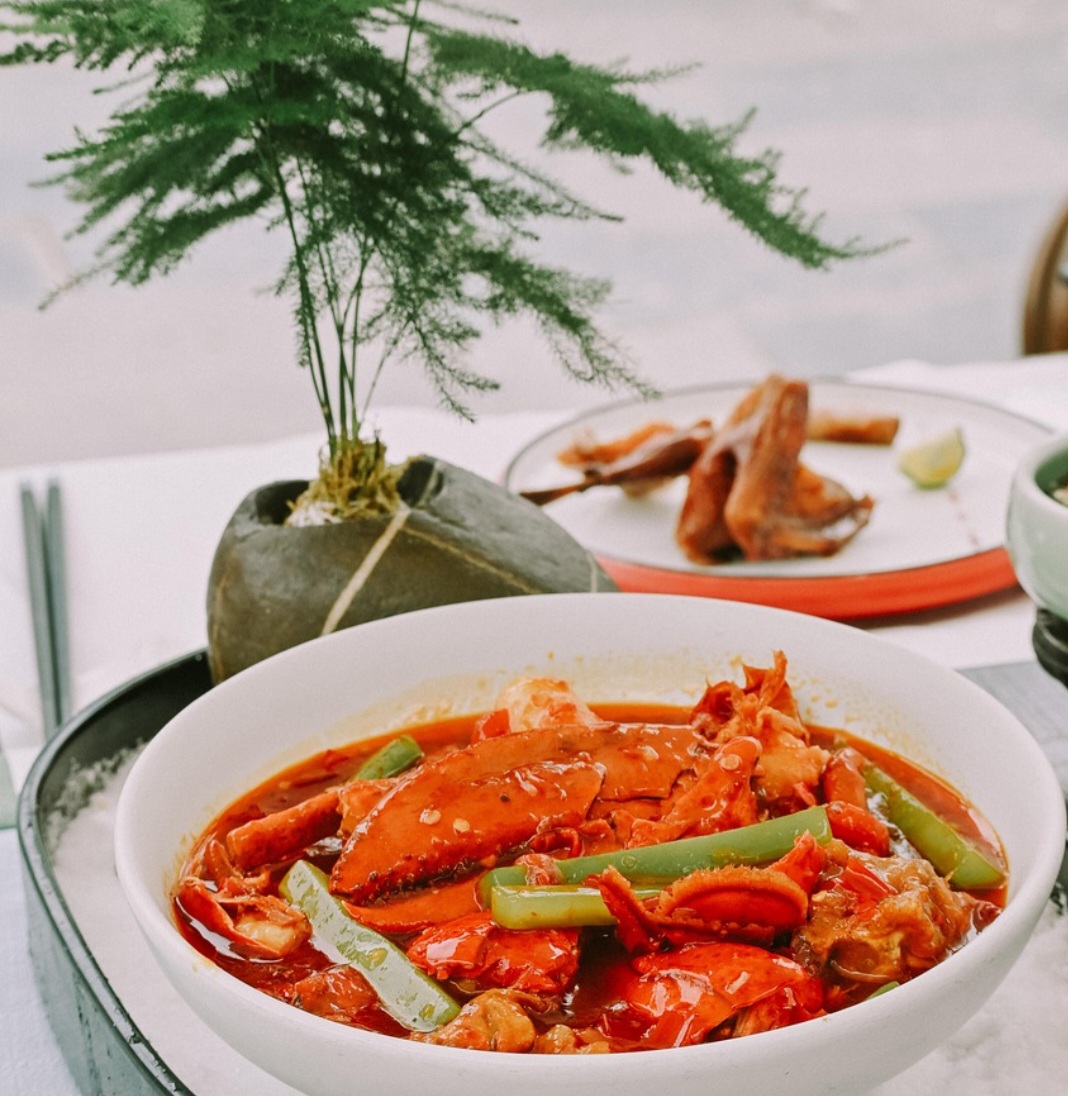 Na culinária, a lagosta é apreciada por sua carne suculenta e sabor delicado. Ela pode ser preparada de diversas maneiras, incluindo grelhada, cozida, assada ou em sopas e saladas.
