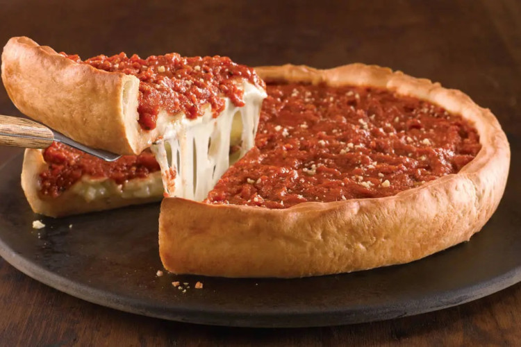 O Brasil celebra o Dia da Pizza em 10 de julho, diferente de outros pa&iacute;ses. J&aacute; Chicago &eacute; famosa pelo estilo deep-dish, denso como uma torta