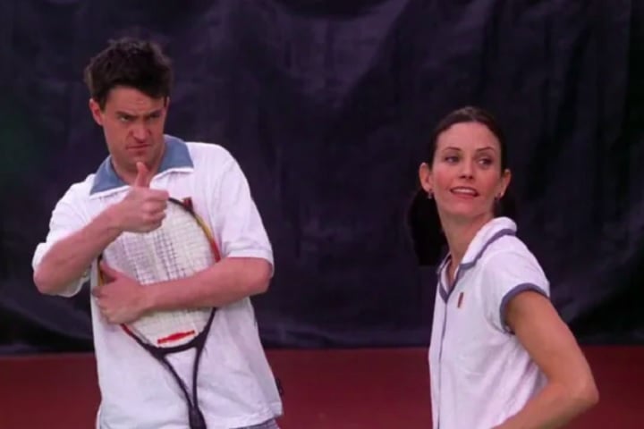 Durante sua infância, Perry demonstrou talento para o tênis, chegando a competir em torneios juvenis, mas acabou seguindo os passos do pai na carreira artística.