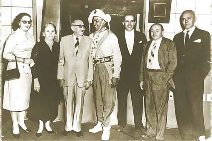 Seu pai, Januário dos Santos, foi um sanfoneiro muito famoso em Exu. Ele é personagem da canção “Respeita Januário”, uma de muitas parcerias de Luiz Gonzaga com o advogado cearense Humberto Teixeira. 
