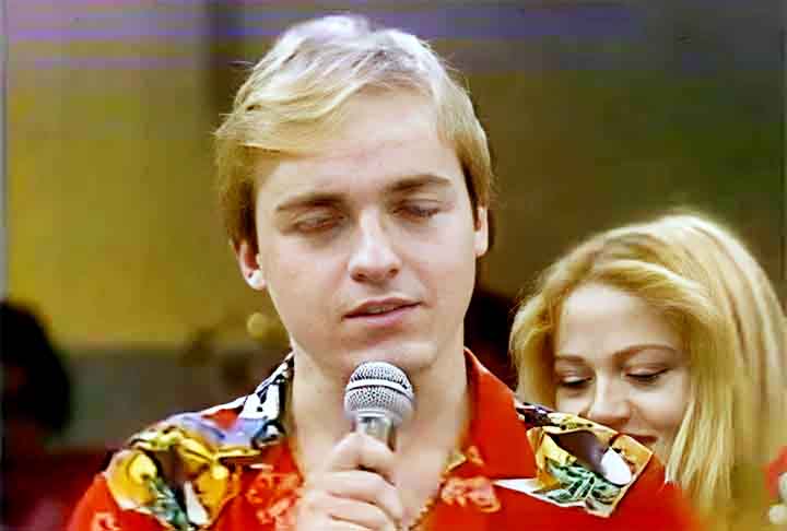 Ao longo das décadas de 1980 e 1990, Gugu se destacou no comando de programas como Viva a Noite, Passa ou Repassa, TV Animal e, principalmente, Domingo Legal, seu maior sucesso, exibido por 16 anos.