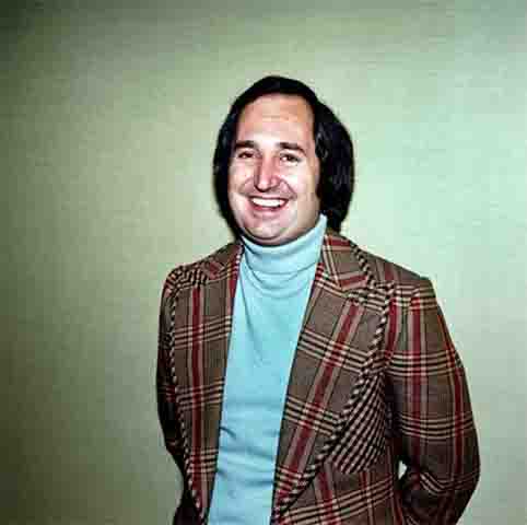 Outros exemplos de canções emblemáticas do artista são “Oh Carol”, de 1959, e “The Diary”, que fez parte de trilha sonora da novela da Rede Globo “Esplendor”, de 2000. 
