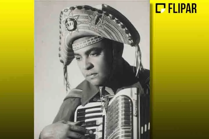 A sua figura de gibão, chapéu de couro e sanfona tornou-se famosa para além dos estados do nordeste, conquistando popularidade nacional. 
