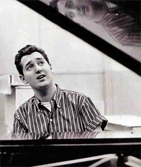 Apesar da formação erudita, ele iniciou uma carreira voltada para a música pop. A guinada se deu ao ouvir “Earth Angel”, dos Penguins, em 1954. 
